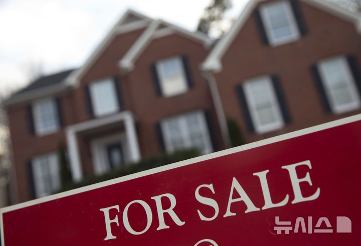 [로즈웰=AP/뉴시스] 미국 조지아주 로즈웰에 있는 신축주택이 매물로 나왔다. 자료사진. 2026.03.20