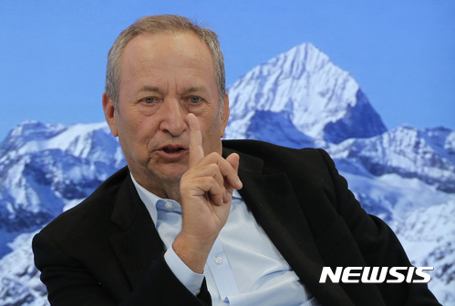 서머스 "트럼프 경제 자문위원회 소속 CEO들 모두 사퇴해야"