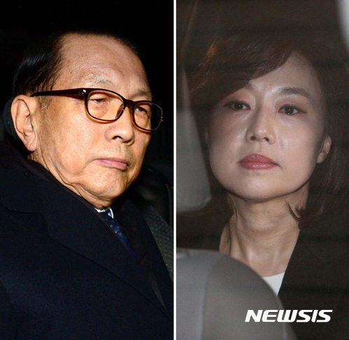 【서울=뉴시스】신태현 기자 =  ‘문화계 블랙리스트’ 작성 개입 의혹을 받고 있는 김기춘 전(왼쪽) 청와대 비서실장과 조윤선 문화체육관광부 장관이 구속 전 피의자 심문(영장실질심사)을 앞두고 20일 오전 서울 강남구 박영수 특별검사팀에서 서울 서초구 서울중앙지법으로 자동차를 타고 가고 있다. 2017.01.21.   photo@newsis.com