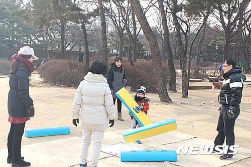 【서울=뉴시스】서울 강동구 암사동유적지 명절 맞이 프로그램. 2017.01.23. (사진 = 강동구 제공) photo@newsis.com