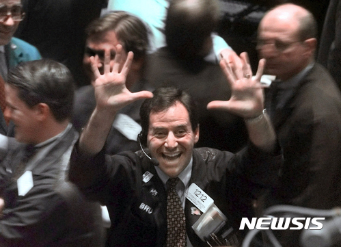 뉴욕 증시, 미중 무역협상 기대로 상승…다우 0.25%↑