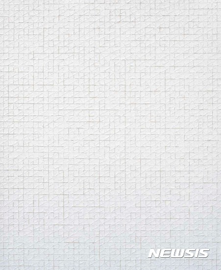 【서울=뉴시스】정상화-Untitled 016-7-16_Acrylic on canvas_130 X 97 cm