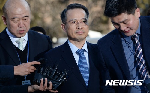 【서울=뉴시스】홍효식 기자 = 지난 2017년 2월1일 오전 김규현 전 청와대 외교안보수석비서관이 서울 종로구 헌법재판소로 출석하고 있다. 2017.02.01. yesphoto@newsis.com