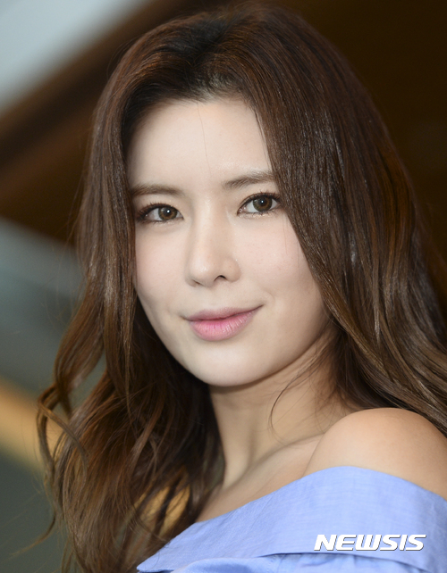 【서울=뉴시스】최진석 기자 = 뮤지컬 배우 정선아가 1일 오후 서울 강남구 역삼동 LG아트센터에서 뉴시스와 인터뷰를 하고 있다. 2017.02.01. myjs@newsis.com