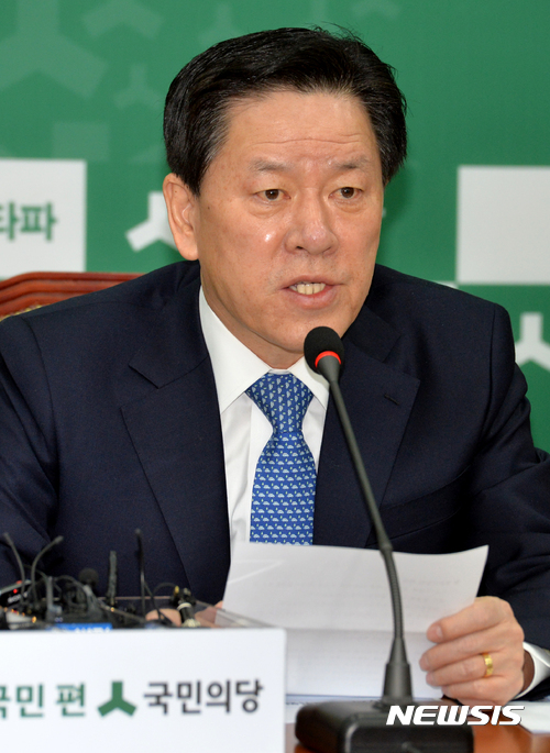 【서울=뉴시스】배훈식 기자 = 6일 오전 서울 여의도 국회 국민의당 당 대표실에서 열린 제9차 최고위원회의에 참석한 주승용 원내대표가 모두발언하고 있다. 2017.02.06.&nbsp; dahora83@newsis.com