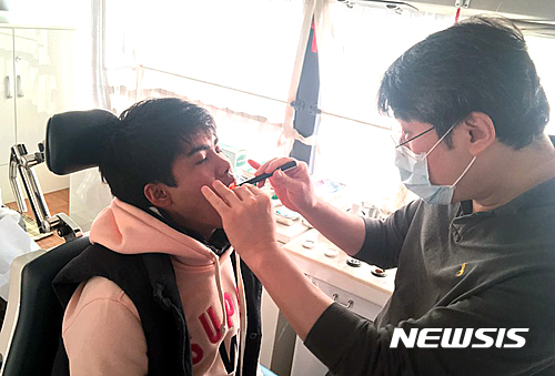 【천안=뉴시스】이종익 기자 = 충남 천안외국인력지원센터(센터장 박철호)는 12일 센터에서 한국국제보건의료재단(KOFIH)과 외국인 근로자를 위한 무료진료를 실시했다고 13일 밝혔다. 2017.02.13. (사진=천안외국인력지원센터 제공)&nbsp; photo@newsis.com