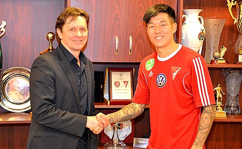 【서울=뉴시스】헝가리 데브레첸으로 이적한 석현준(오른쪽).(사진=데브레첸 홈페이지)