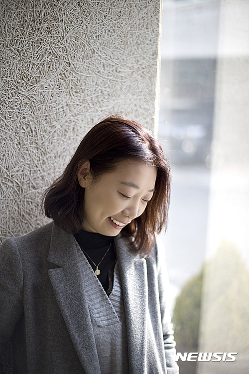 【서울=뉴시스】조해진, 소설가. 2017.02.16.(사진=창비·신나라 제공) photo@newsis.com