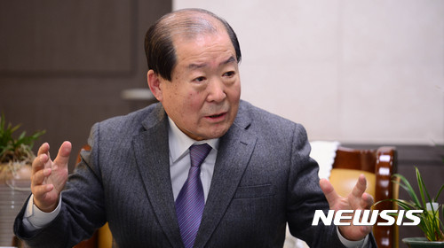 【서울=뉴시스】추상철 기자 =박홍섭 마포구청장이 21일 서울 마포구청 집무실에서 뉴시스와 인터뷰를 갖고 있다. 2017.02.21. scchoo@newsis.com