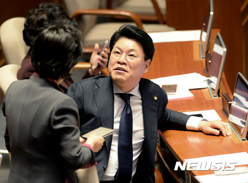 【서울=뉴시스】김진아 기자 = 장제원 자유한국당 의원. 2017.02.23. bluesoda@newsis.com