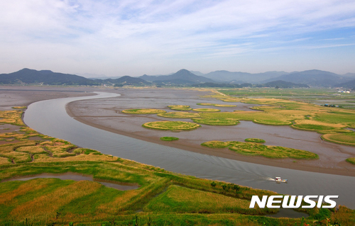 【순천=뉴시스】김석훈 기자 = 전남 순천시는 시 전역을 유네스코 생물권보전지역으로 등재를 추진하고 있다고 26일 밝혔다. 사진은 순천만습지. 2017.02.26. (사진=순천시청 제공) kim@newsis.com