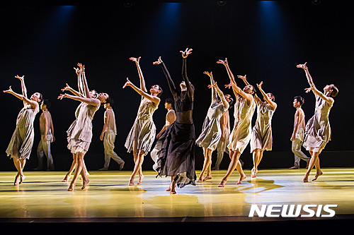 【서울=뉴시스】국립무용단 '회오리'. 2017.03.03.(사진 = 국립극장 제공)&nbsp;&nbsp; photo@newsis.com
