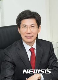 【대전=뉴시스】유순상 기자 = 이종서 생명보험사회공헌재단 이사장이 7일 열린 학교법인 혜화학원 이사회에서 제8대 대전대 총장으로 선임됐다.2017.03.07.(사진=대전대 제공)&nbsp;&nbsp; ssyoo@newsis.com