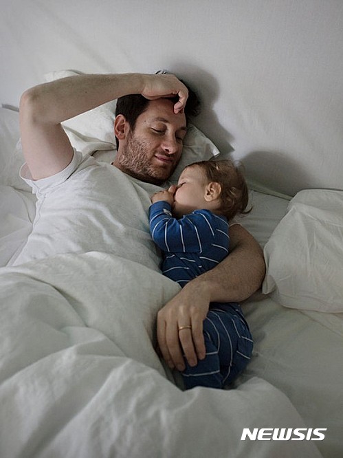 【서울=뉴시스】 ‘스웨덴의 아빠’ 사진전 