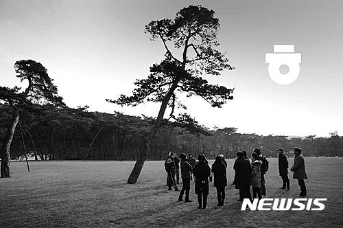 【서울=뉴시스】SeMA Green 2017 <날개.파티>, 파티 스승의 영릉참배, 2014 (제공: 파주타이포그라피학교)