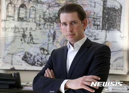 【빈=AP/뉴시스】 세바스티안 쿠르츠 오스트리아 외무장관이 3월 17일(현지시간) AP통신과 인터뷰를 하고 있다. 2017.5.15.