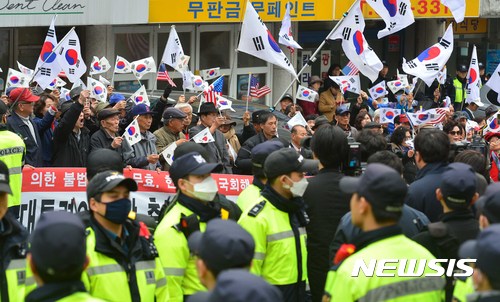 '인권 경찰' 거듭나기 안간힘…방향 긍정적, 실효성은 의문