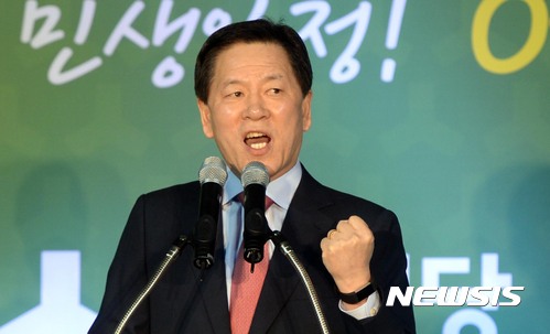 【전주=뉴시스】홍효식 기자 = 국민의당 전라북도 제19대 대통령선거후보자 선출 완전국민경선이 열린 26일 오후 전북 전주시 덕진구 전주실내체육관에서 주승용 원내대표가 인사말을 하고 있다. 2017.03.26.&nbsp; yesphoto@newsis.com