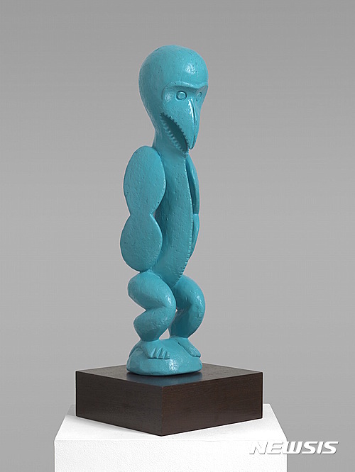 【서울=뉴시스】Djordje Ozbolt, Mr Daydream, 2017, Resin, 69.5 x 25 x 25 cm