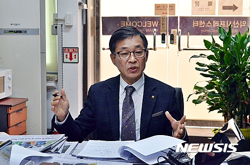 【익산=뉴시스】강명수 기자 = 전북 익산시가 '익산서동축제2017' 홍보에 주력하고 있다. 7일 익산시는 김주일 문화산업국장 주재로 기자간담회를 열고 "축제를 찾는 관람객들이 아름다운 추억을 만들어 갈 수 있도록 만반의 준비를 하겠다"고 밝히고 있다. 2017.04.07. smister@newsis.com