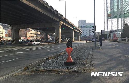 【부산=뉴시스】허상천 기자 = 부산시는 최근 남구 문현동 820번지 일원 철도 폐선부지 3073㎡에 대해 기획재정부와 무상귀속 협의를 마무리하고 올 연말까지 도로 확장 도시계획시설 사업을 본격 추진 할 계획이라고 10일 밝혔다. 2017.04.10. (사진 = 부산시 제공)&nbsp; photo@newsis.com