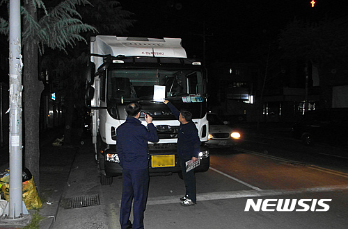 [원주=뉴시스] 차고지 외 밤샘주차 단속. (사진=뉴시스 DB). photo@newsis.com