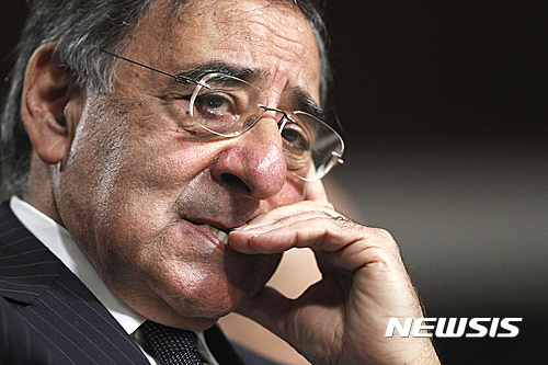 페네타 전 美국방, 이란 핵협정 불인증 트럼프에 "전략 결여" 일갈 