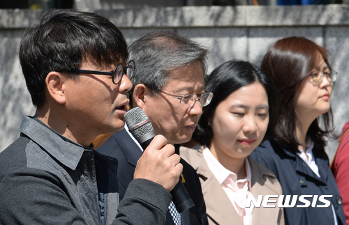 【서울=뉴시스】권현구 기자 = 송경동 시인. 2017.04.19. stoweon@newsis.com