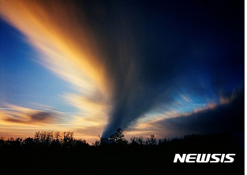 【서울=뉴시스】한성필, Ground Cloud 036, 2005, Chromogenic Print, 122x163cm
