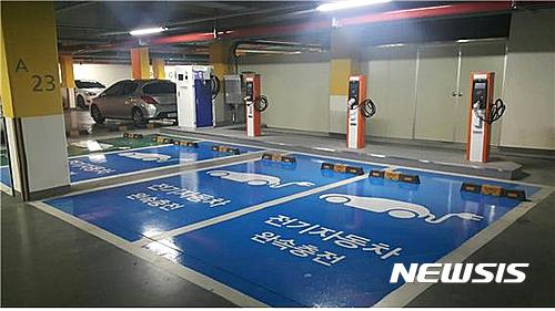 한전 '아파트 전기차 충전시설' 보급… 마지막 공모 