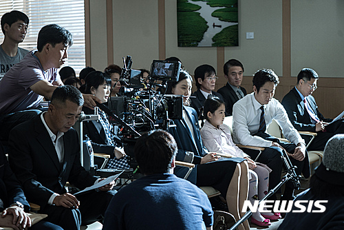 【전주=뉴시스】윤난슬 기자 = 사진은 전주지방법원서 촬영 중인 영화 '재심' 모습.(사진=전주시 제공) 