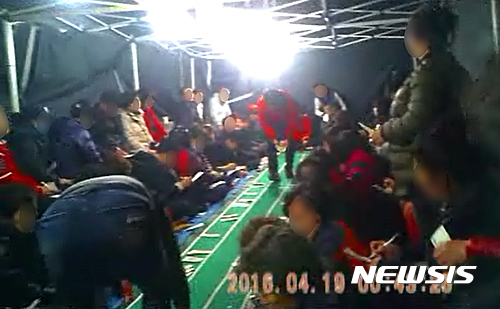 【수원=뉴시스】 충북지방경찰청이 적발한 도박장. (사진=뉴시스 DB)