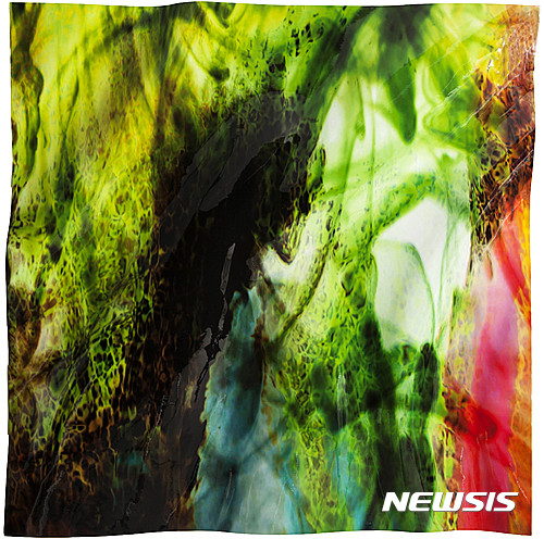 【서울=뉴시스】Visual Poetry Sculpture, 90x90cm, mixed media on stainless steel, 2017-.