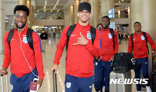 도미닉 솔란케(왼쪽에서 두번째)