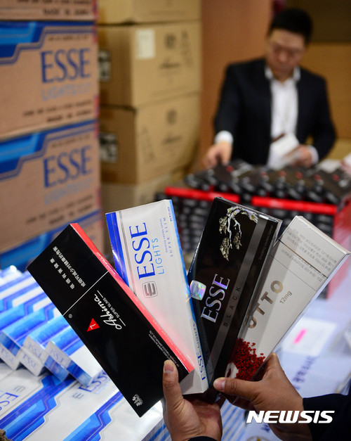 한국당, 담배값 2000원 인하 나설 듯