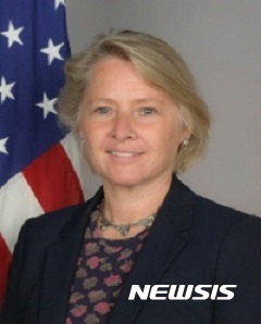 손튼 미 동아태차관보 대행 "중국 개인·기업에 대한 추가제재 곧 단행" 