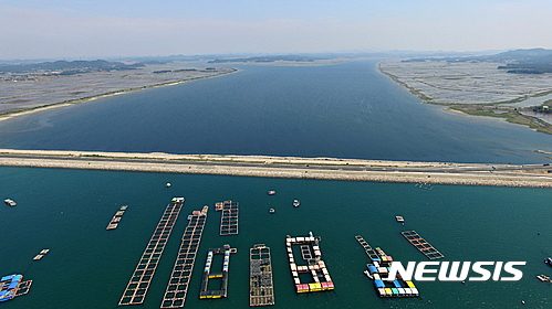 【홍성·예산=뉴시스】충남 서산 대산단지에 공업용수를 공급하는 당진 대호호 전경.