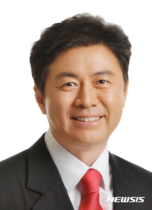 【서울=뉴시스】문재인 대통령은 30일 오전 해양수산부 장관 후보자에 김영춘 의원을 내정했다. 2017.05.30. (사진=청와대 제공) photo@newsis.com