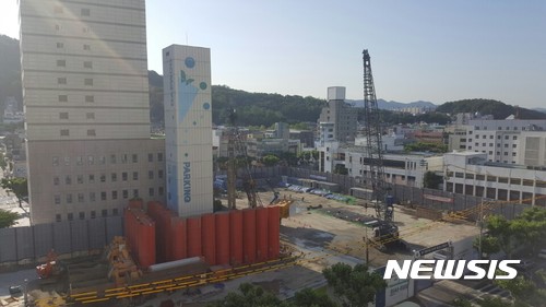 청주 초고층 아파트 공사 소음·먼지 피해 주민 대책 호소 