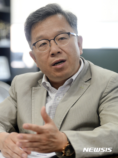 【서울=뉴시스】최진석 기자 = 진희선 서울시 도시재생본부장이 2일 오전 중구 서울시청 도시재생본부에서 뉴시스와 인터뷰를 하고 있다. 2017.06.07. myjs@newsis.com