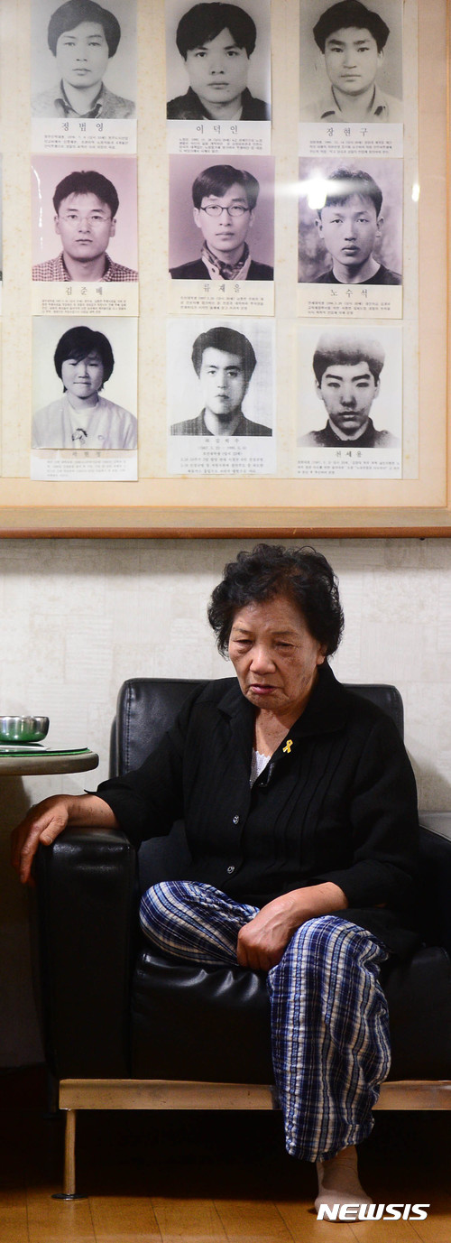 【서울=뉴시스】추상철 기자 =이한열 열사 어머니 배은심 여사가 '6.10민주항쟁 30주년을 맞아 인터뷰를 갖고 있는 모습. 2018.01.01. (사진 = 뉴시스 DB)