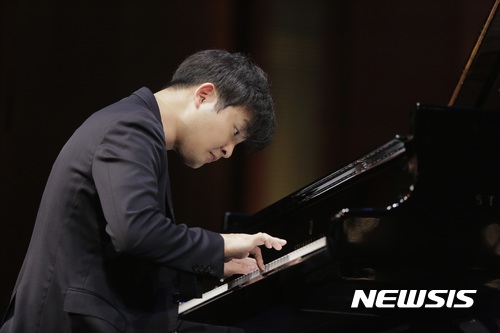 【서울=뉴시스】 선우예권, 한국인 최초 '반 클라이번 콩쿠르' 우승자. 2017.06.11. (사진 = 목프로덕션 제공) photo@newsis.com 