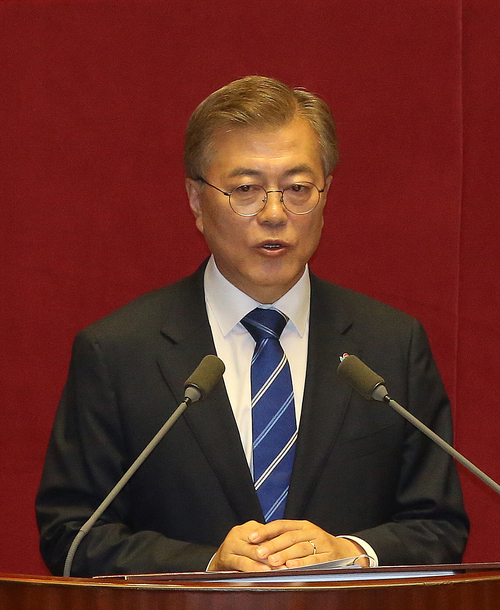 【서울=뉴시스】 홍효식 기자 = 문재인 대통령이 12일 오후 국회에서 추가경정예산안에 대한 정부의 시정연설을 하고 있다. 2017.06.12. photo@newsis.com