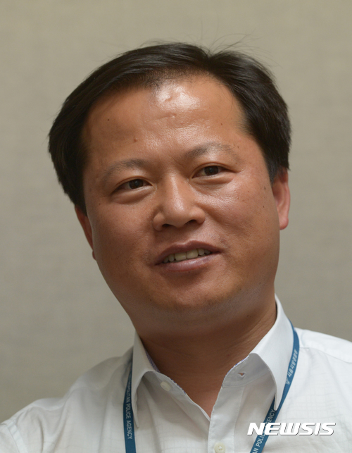 【서울=뉴시스】조수정 기자 = 서울지방경찰청 광역수사대 소속 허성수 형사가 12일 서울시경 조사실에서 위클리뉴시스와 인터뷰 하고 있다. 2017.6.12.&nbsp; chocrystal@newsis.com