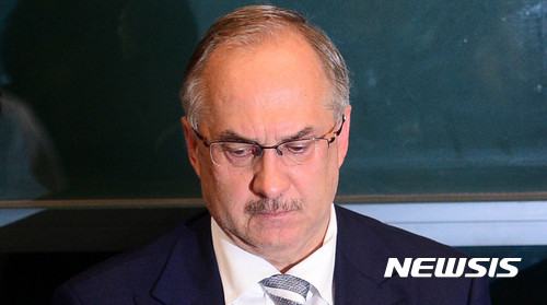 울리 슈틸리케 전 한국 축구 국가대표팀 감독. 