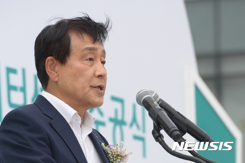 [종합]ISS "하나금융 김정태 회장 3연임 찬성" 권고