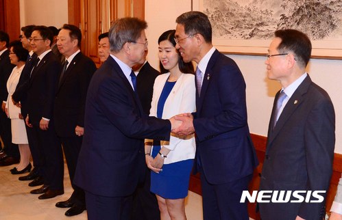 한국노총, 文대통령에 최저임금 1만원 이행 요청