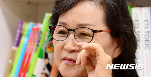 【서울=뉴시스】추상철 기자 = 박진숙 비전교실 지역아동센터장이 23일 오후 서울 관악구 비전교실 지역아동센터에서 뉴시스와 인터뷰를 하고 있다. 2017.06.25.scchoo@newsis.com