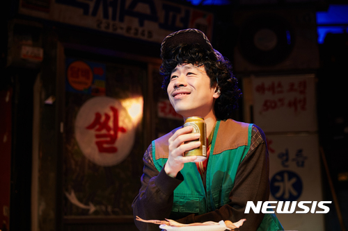 【서울=뉴시스】 김지훈, 뮤지컬 '빨래' 중. 2017.06.25. (사진 = 씨에이치수박 제공) photo@newsis.com