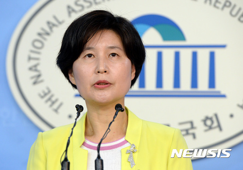 【서울=뉴시스】박영태 기자 = 백혜련 더불어민주당 대변인. 2017.06.26.since1999@newsis.com